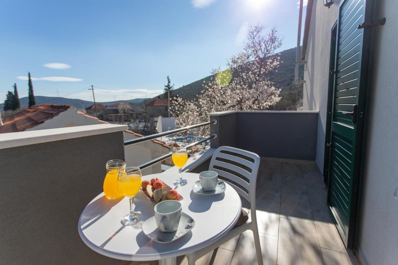 Holiday House Daisy Prapatnica Exterior foto